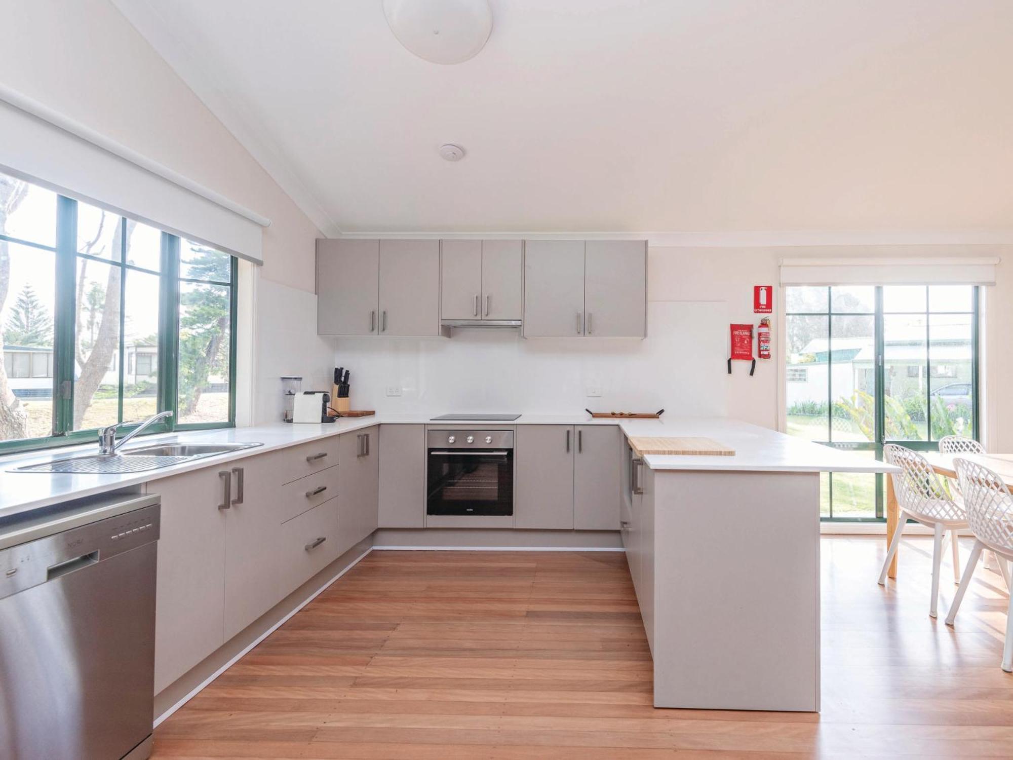 Barlings Beach Holiday Park Tomakin Room photo